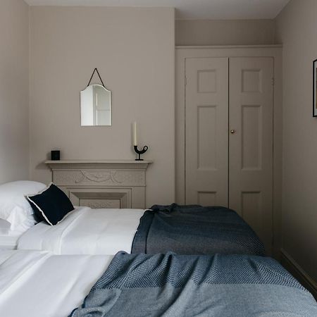 The Curator'S Apartment - Spacious 2 Bedrooms Bath Esterno foto