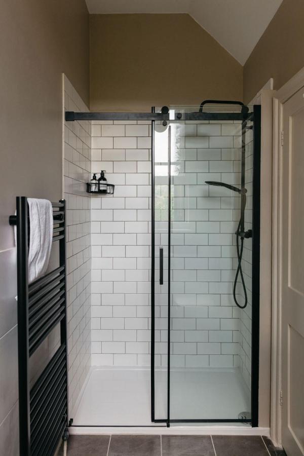The Curator'S Apartment - Spacious 2 Bedrooms Bath Esterno foto