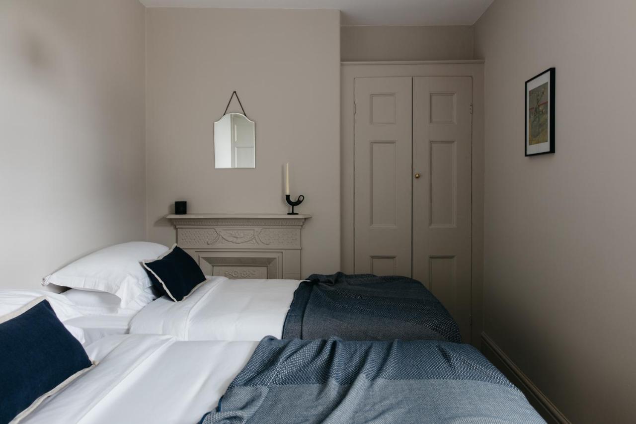 The Curator'S Apartment - Spacious 2 Bedrooms Bath Esterno foto